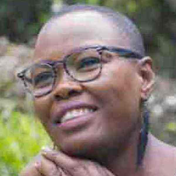 Lizzie Kiama Headshot